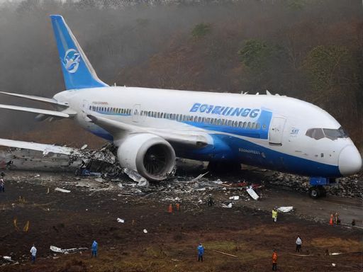 （更新：发现幸存者）一架波音 787-8“梦想客机”在印度坠毁，机上载有 242 人